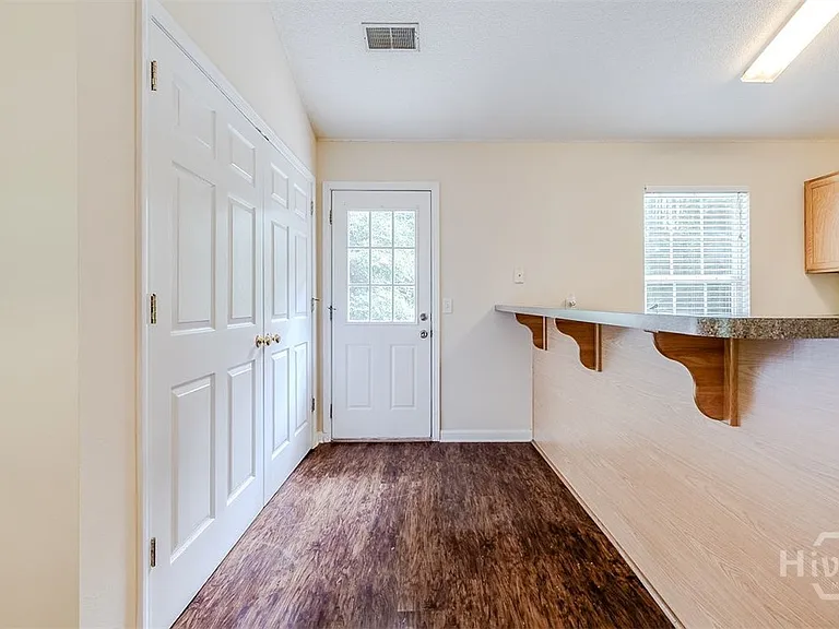 302 Shadowbrook Dr — Photo 14