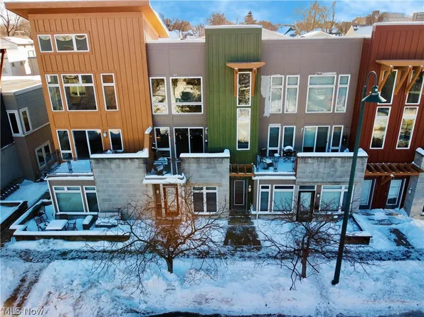 7429 Battery Park Blvd #H, Cleveland, OH 44102