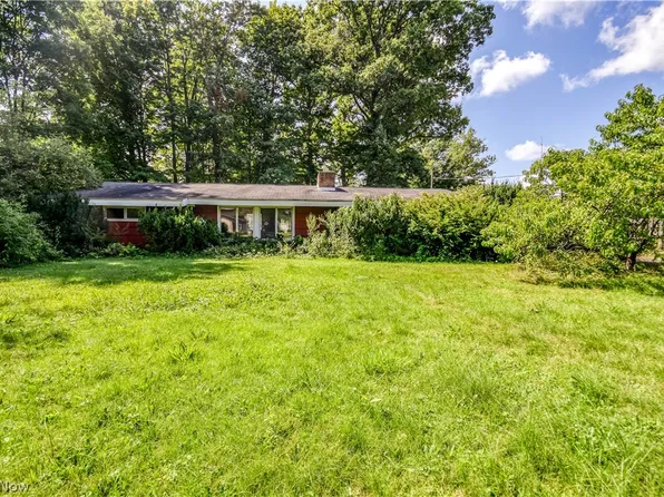 8575 Herrick Dr, Chesterland, OH 44026