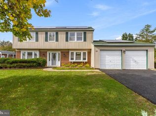 53 Twisting Ln, Willingboro, NJ 08046