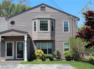 15 Nipmuc Trl, Providence, RI 02904
