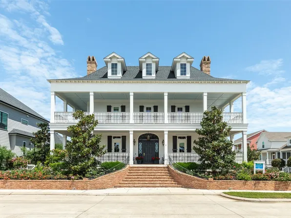 7 Caroline St, Galveston, TX 77554