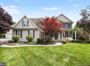 57 E Summit Dr, Littlestown, PA 17340