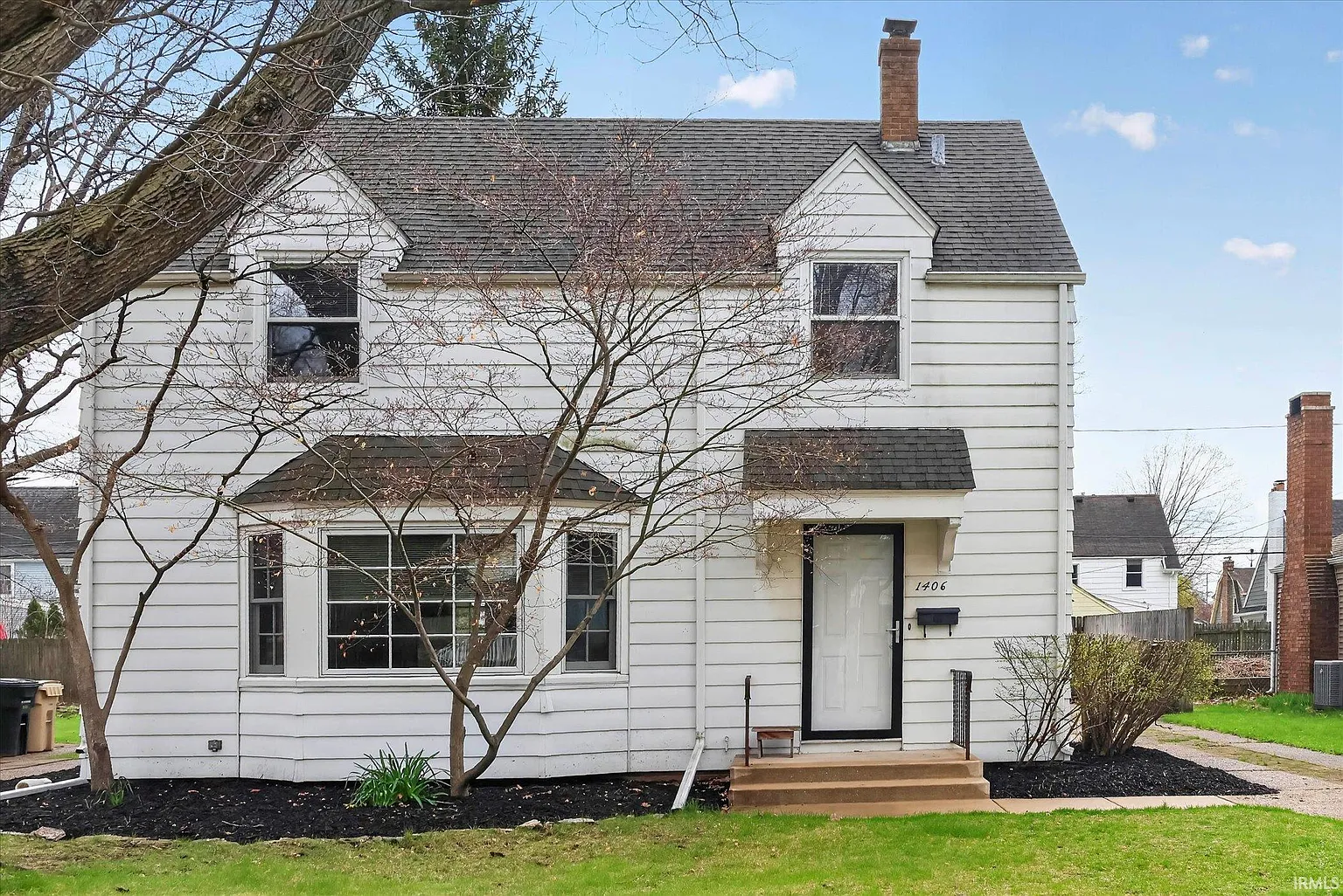 1406 E Monroe St photo 1