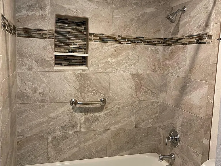 2411 Woodwind Dr — Photo 4