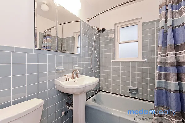 Rented by Moda Realty | media 39