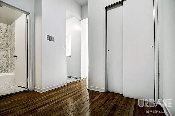 Rented by Urbane Brokerage | media 8