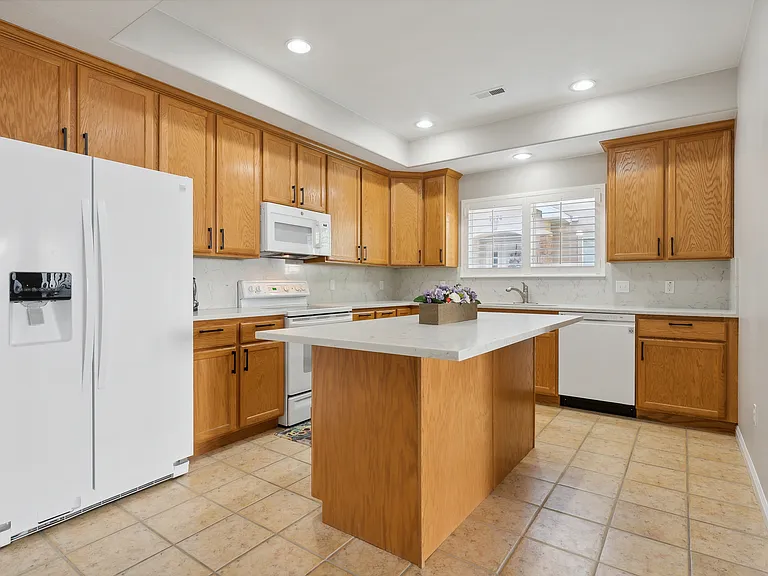 7168 S Kristilyn Ln — Photo 8