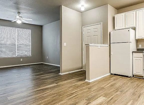 2nd image of 217 Harris Dr APT 2