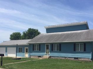 713 6th St, Colona, IL 61241