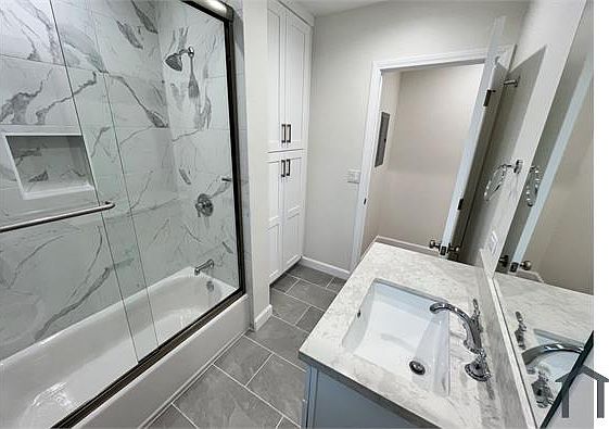 3rd image of 3961 Hillcrest Dr APT 8