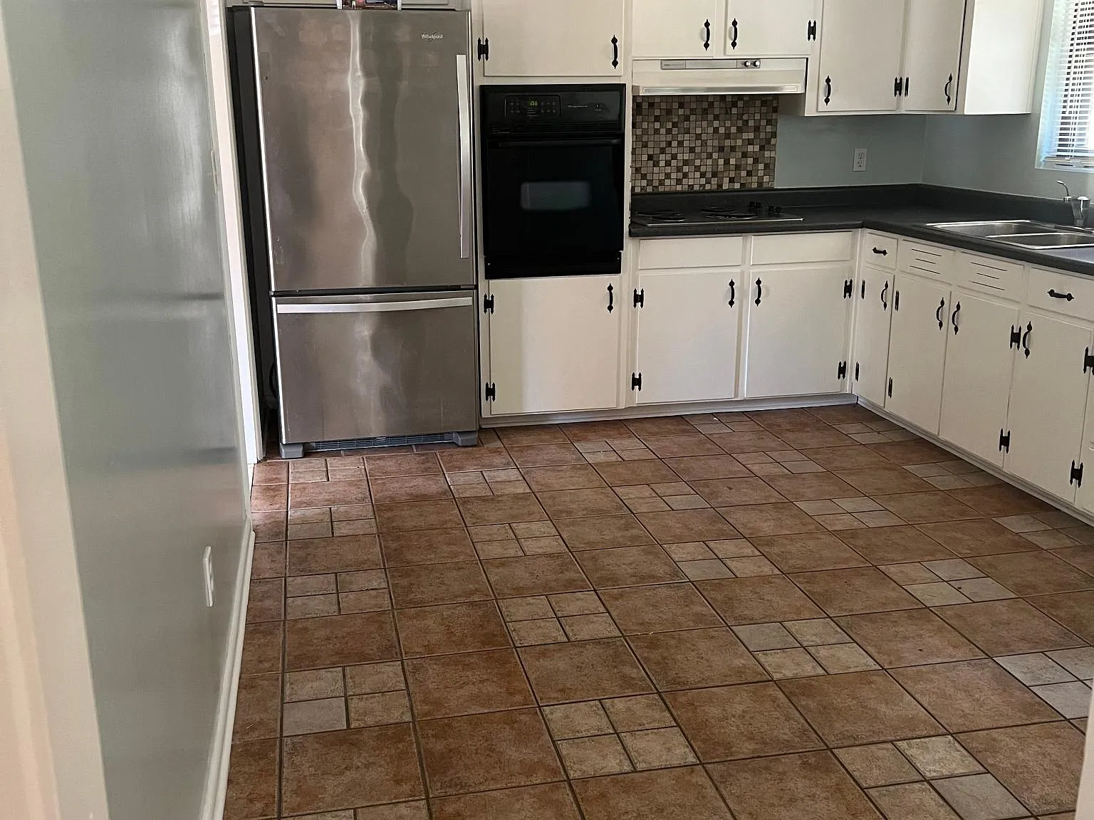3 bed, 1.5 bath, 1400 sqft, $1,525 — Photo 4