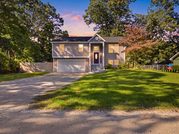 14719 Park Ave, Grand Haven, MI 49417