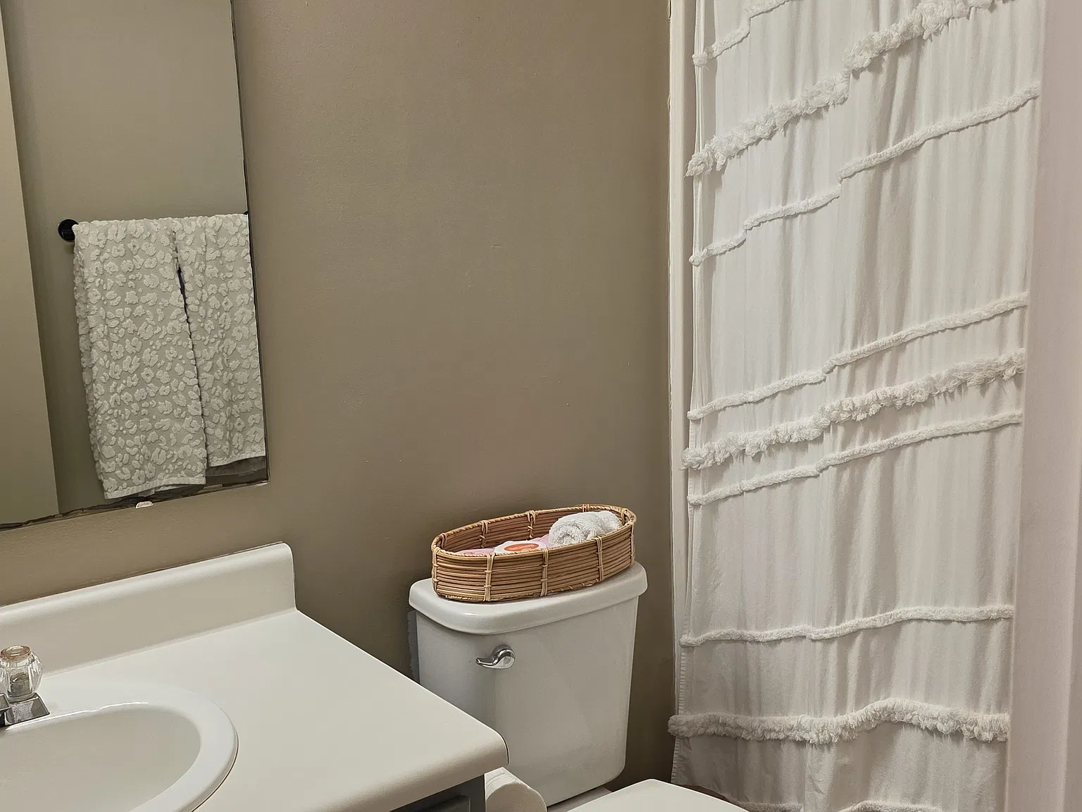 3 bed, 1236 sqft, $1,700 — Photo 3
