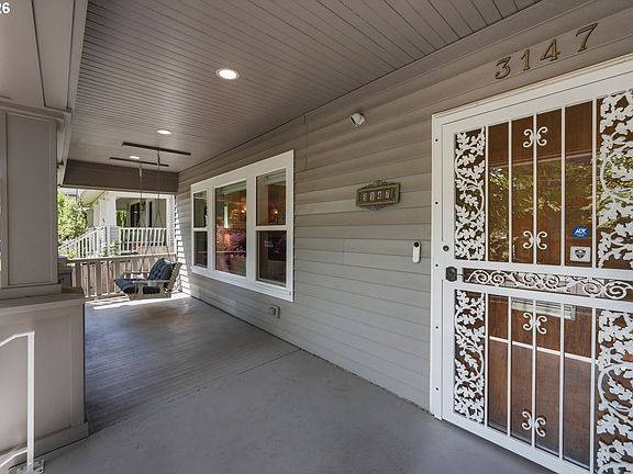4th image of 3147 SE TIBBETTS ST