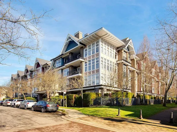 7088 Mont Royal Sq, Vancouver, BC V5S 4X7