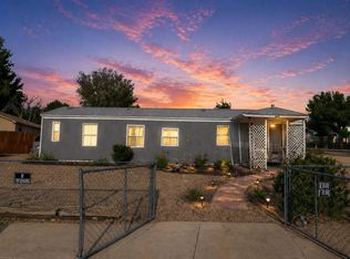 1742 Chamisa Ave SE, Los Lunas, NM 87031