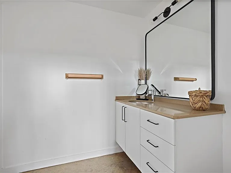 170 Boulevard SE #H128 — Photo 12