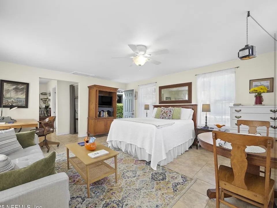 509 Live Oak St #1