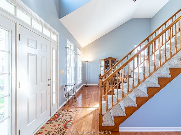 4th image of 905 Fox Chase Ct