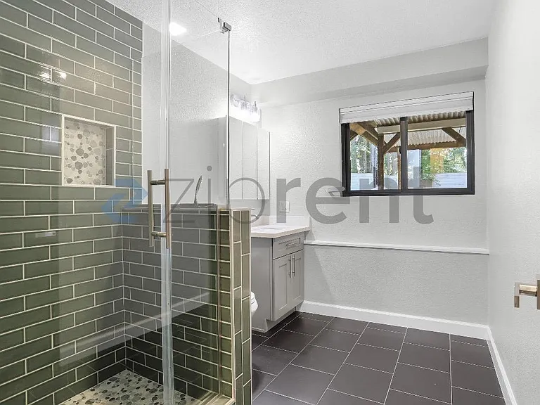 5712 96th St SW — Photo 20