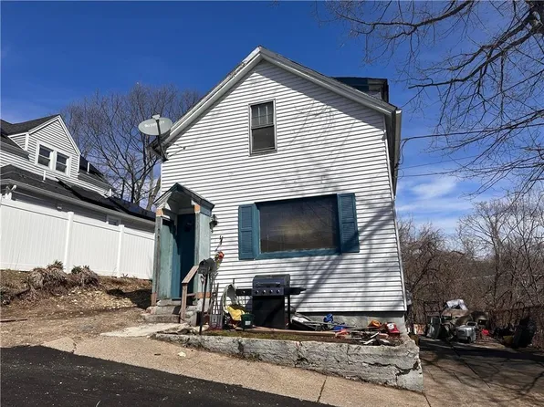 41 Lee St, Johnston, RI 02919