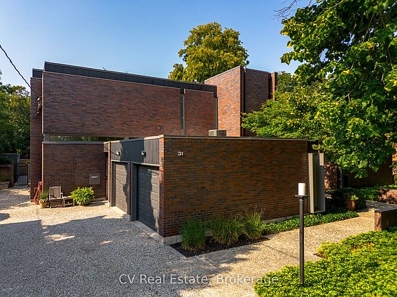 3rd image of 31 Auchmar Rd