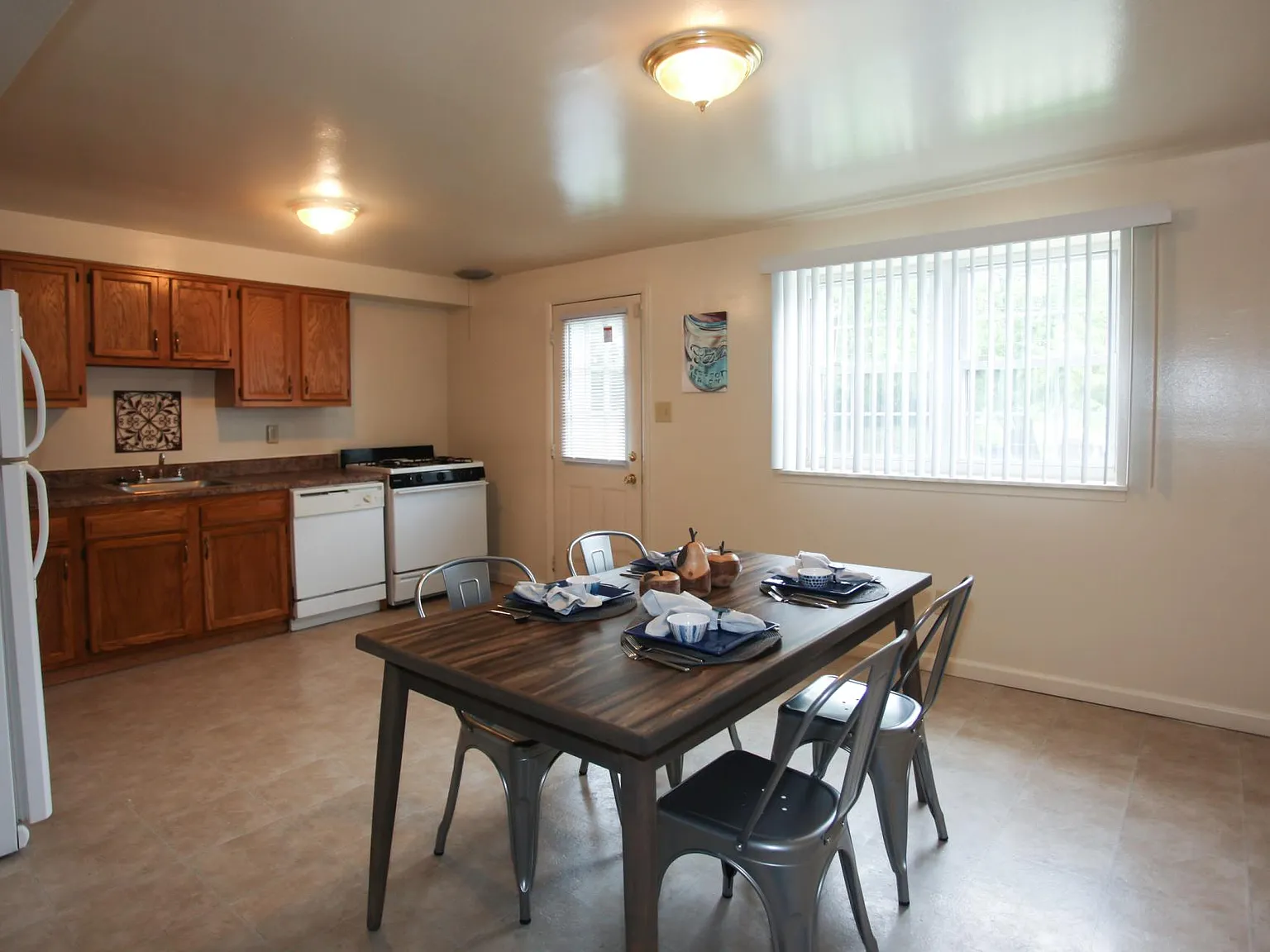 Eastfield Townhouses — Photo 3
