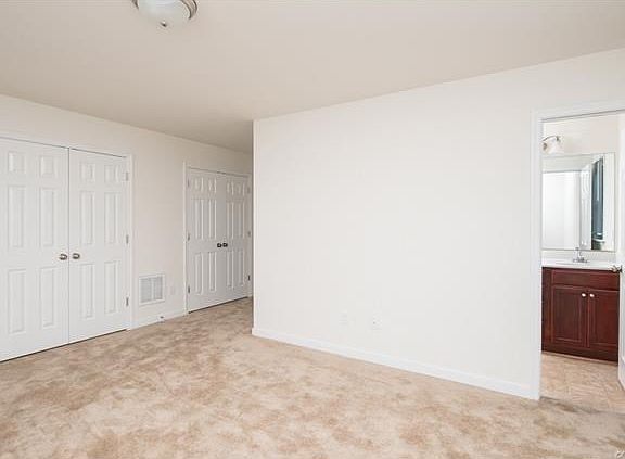 5th image of 1717 Everett St