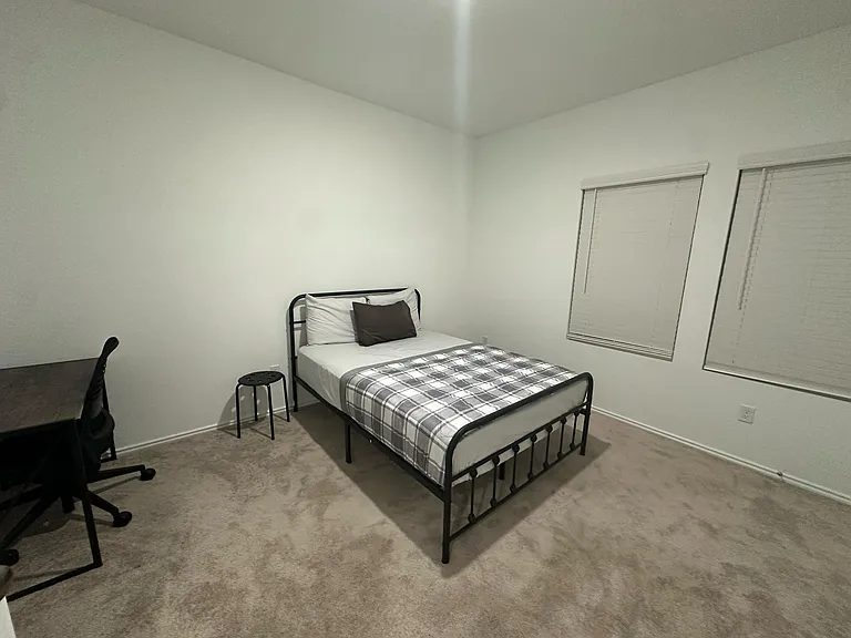1320 Pickerel St #1 — Photo 7