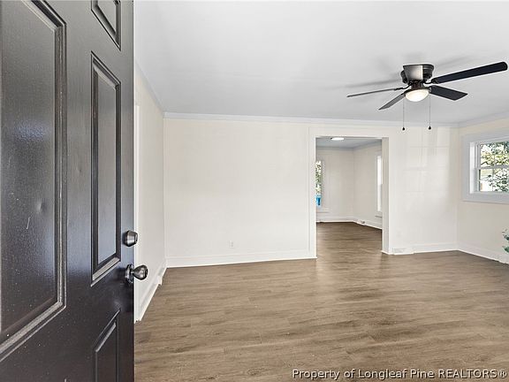 5th image of 704 S Elm Ave