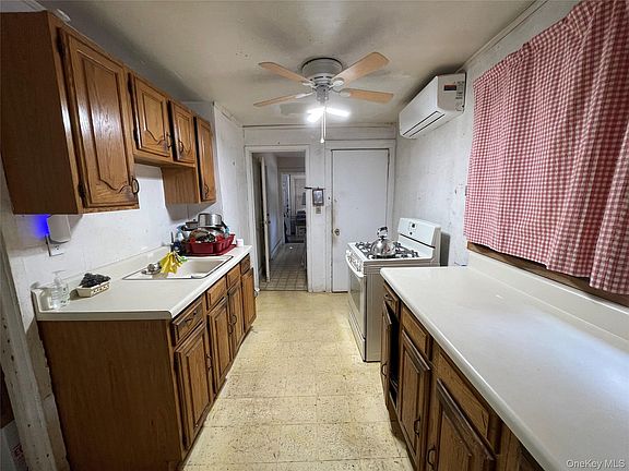 4th image of 404 Baldwin Road