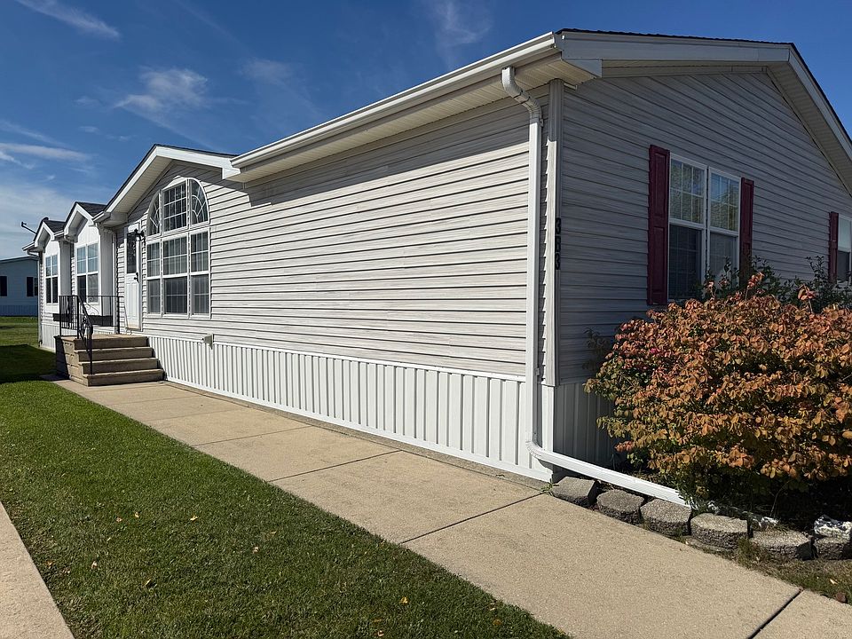 1st image of 383 Marigold Cir