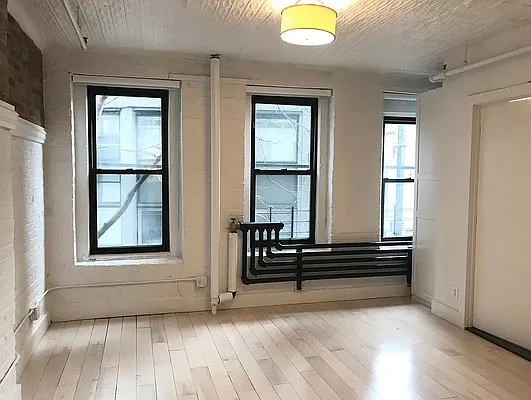 Rented by VRE | media 17