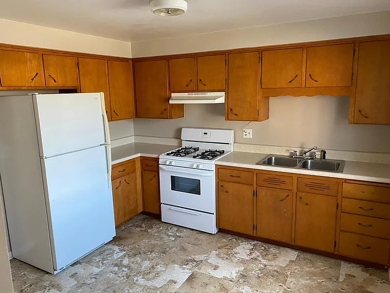 123 E Birchwood St — Photo 3