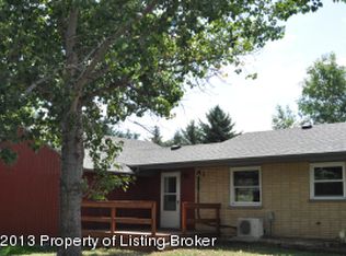 104 8508th St SW, Bowman, ND 58623