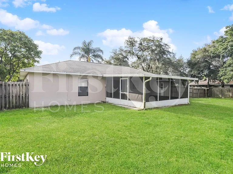 1689 Cedro Ave — Photo 14