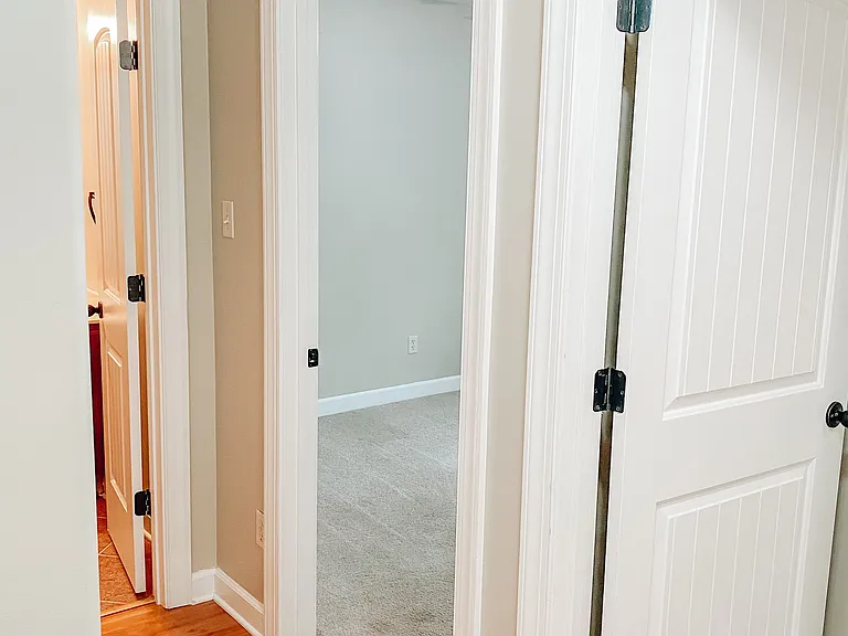 975 Crayton Ridge Dr — Photo 16