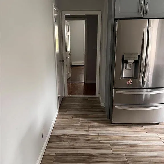 80 Ellen St — Photo 9