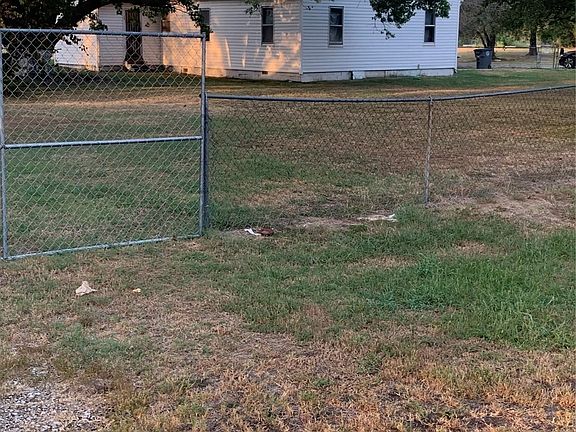 4th image of 2806 N Frankfort Pl