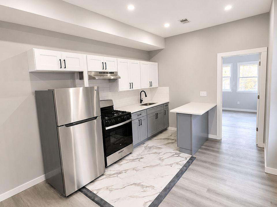 1st image of 352 S 10th St Floor 2
