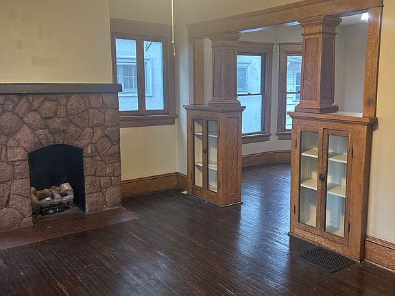 3rd image of 21 Glenwood Blvd