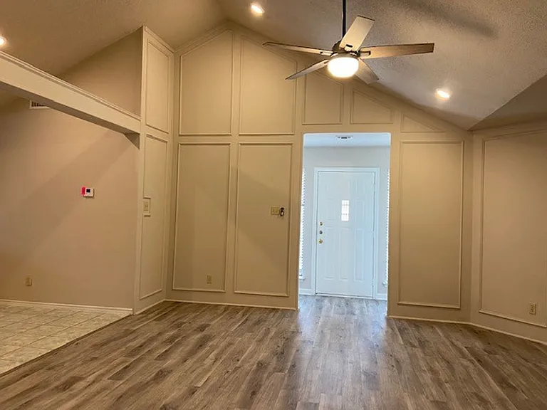 2303 Markland St — Photo 10