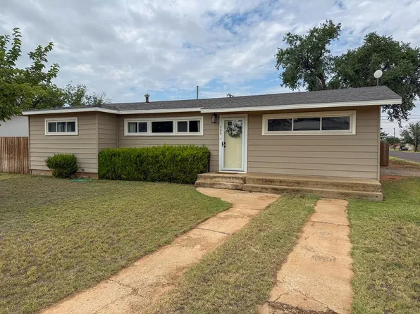 200 SW 13th St, Seminole, TX 79360