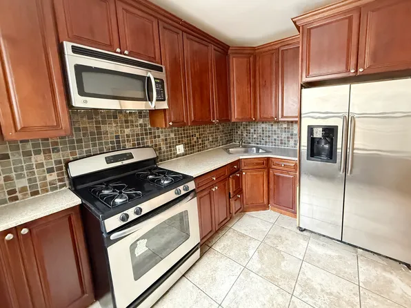 28-41 34th Street image 1 of 7