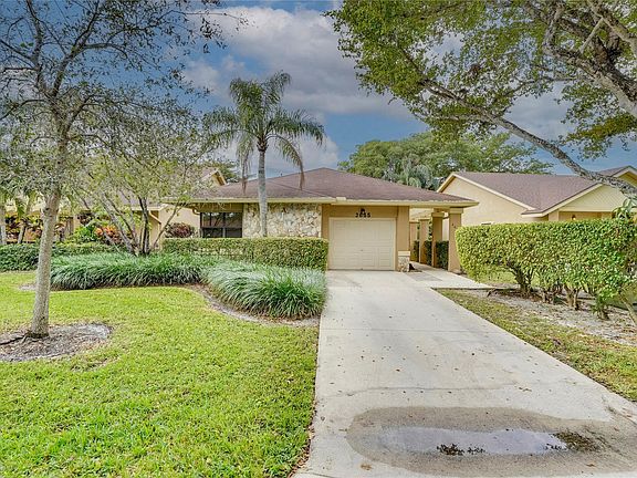 2nd image of 2655 Calliandra Terrace