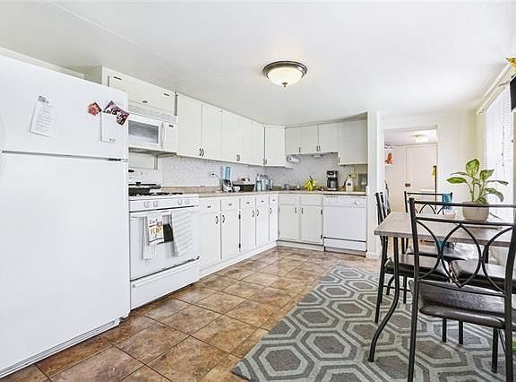 3rd image of 524 1/2 N Alexander St