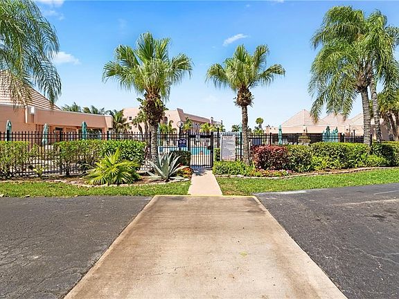 4th image of 200 Forest Lakes BLVD #109