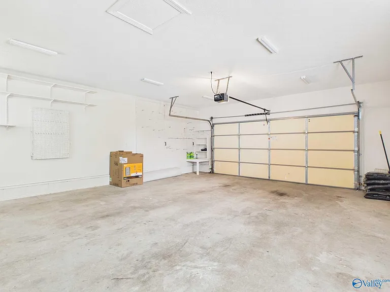 501 Prospect Dr SE — Photo 36