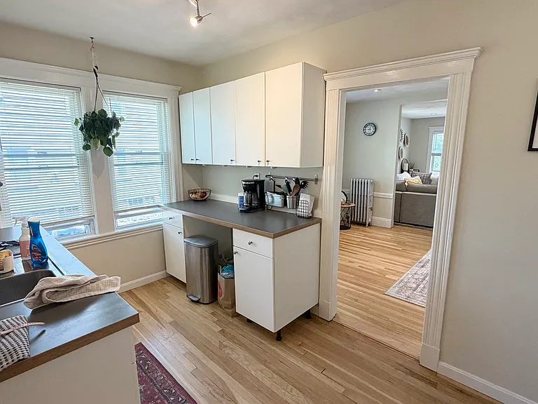 27 Beecher St #4 — Photo 16